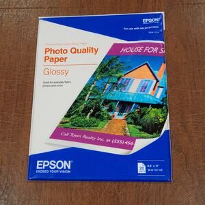 Epson 8.5 x 11" Glossy Photo Paper (S041124) Open package